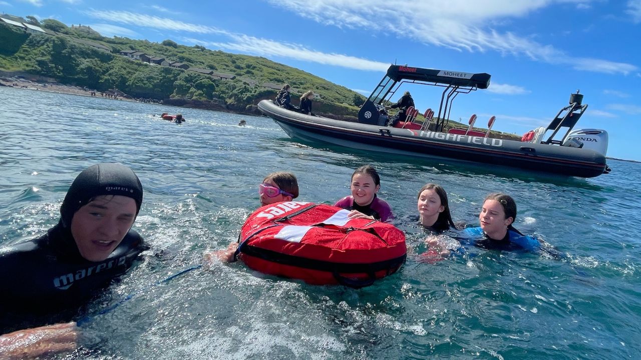 Family excursion with easy water entry